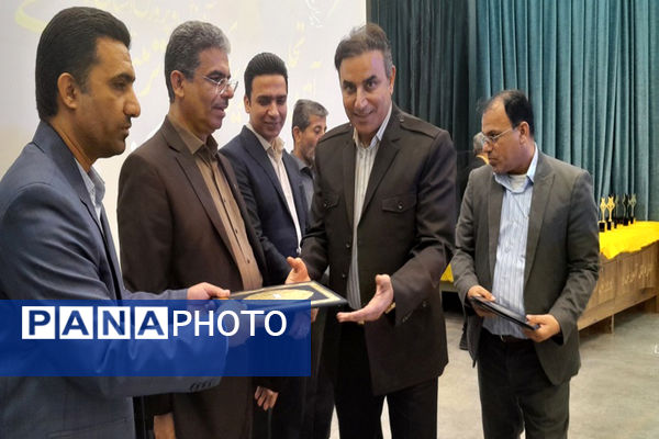 همایش تجلیل از برترین های حوزه تربیت بدنی و ورزش مدارس استان بوشهر (2)
