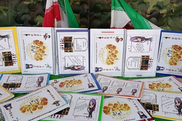 گرامیداشت یاد شهیدان در کلاس‌های دبستان بعثت۲ شهریار