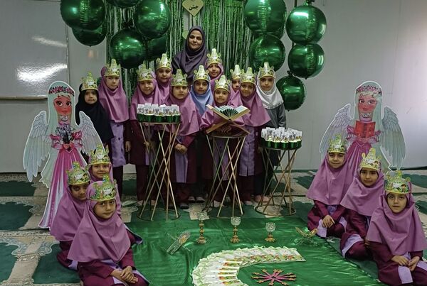 جشن قرآن پایه اول در دبستان دخترانه امام هادی (ع)
