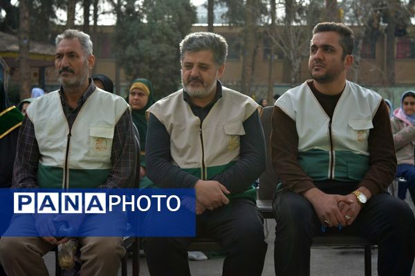 حضور خادمان رضوی در مدرسه قدر بهارستان‌دو