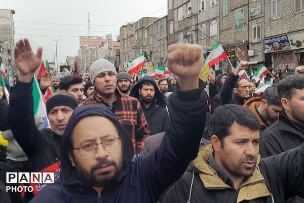 تجدید پیمان مردم ولایتمدار بهارستانی با سومین رهبر انقلاب در روز قدس