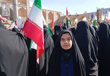 اجتماع میثاق با امام شهید امت و بیعت با رهبر منتخب خبرگان در میدان امیرچخماق یزد