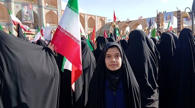 اجتماع میثاق با امام شهید امت و بیعت با رهبر منتخب خبرگان در میدان امیرچخماق یزد