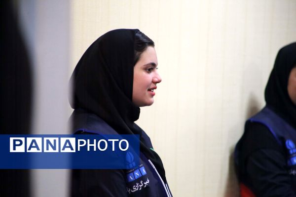 نشست صمیمی دانش‏‌آموز خبرنگاران و نمایندگان مجلس دانش‌آموزی آذربایجان شرقی با علی فلاحتکار