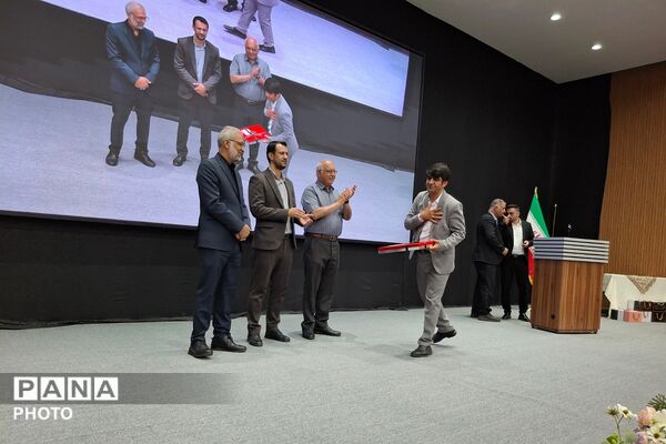 گردهمایی دبیران و آموزگاران تربیت بدنی در کانون فرهنگی تربیتی امام خمینی (ره) به مناسبت هفته تربیت بدنی و ورزش 