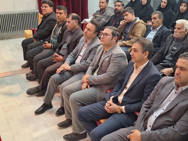 آیین رونمایی از کتاب راهنمای مدیر و معلم 