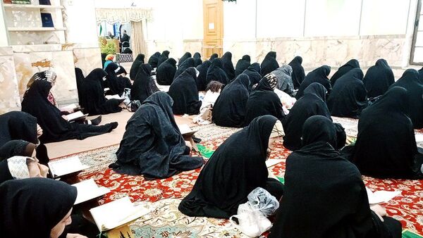 تلاوت دسته جمعی قرآن به مناسبت ماه مبارک رمضان