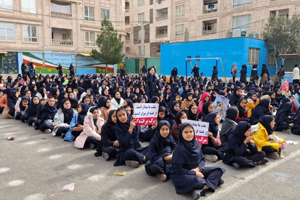 از کلاس درس تا شکوه انقلاب؛ شور دانش آموزی،  شور فجر