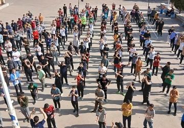 برگزاری مسابقات ورزشی دبیرستان معلم ساوجبلاغ در هفته تربیت بدنی