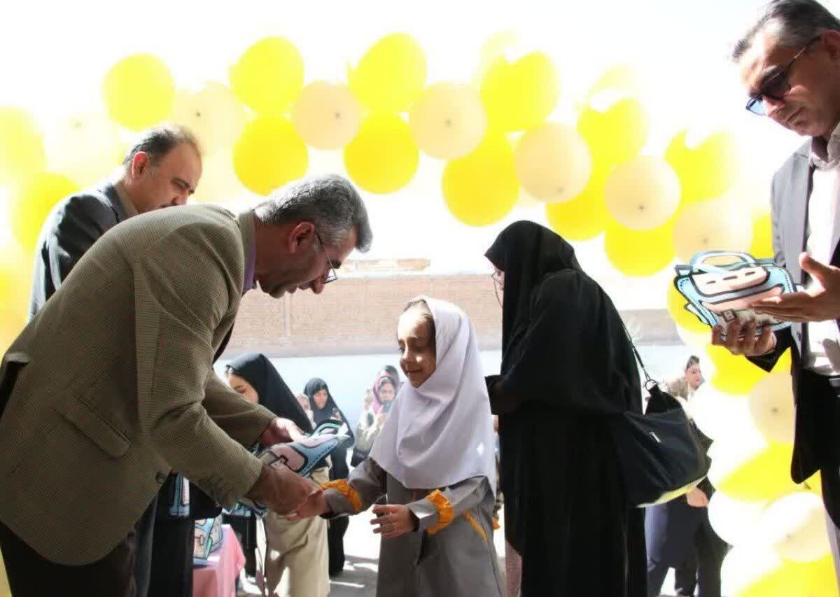 ۸ هزار و ۴۰۰ دانش‌آموز پایه اول استان سمنان مسیر دانایی و توانایی را آغاز کردند