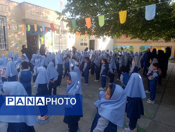 زنگ آغاز مهر در دبستان دخترانه مهر و ماه آشخانه 