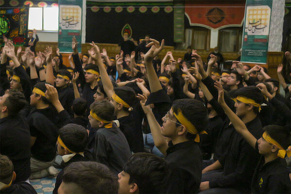 سوگواره «احلی من العسل» با حضور دانش‌آموزان نوجوان عاشورایی در اردبیل