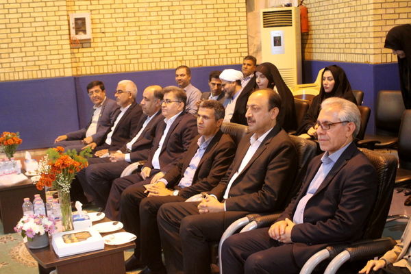 آیین سپاس معلم در دبستان دخترانه شهید باهنر بوشهر