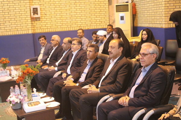 آیین سپاس معلم در دبستان دخترانه شهید باهنر بوشهر