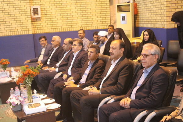 آیین سپاس معلم در دبستان دخترانه شهید باهنر بوشهر