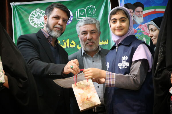 جشن تجلیل از دانش‌آموزان خبرنگاران فعال پانا و دانش‌آموزان رتبه‌های برتر شاهد  