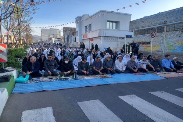 اقامه نماز عید فطر در قیامدشت ناحیه یک ری