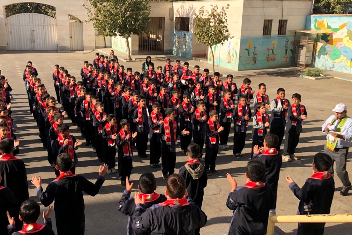 اجرای طرح «وطن یار» در دبستان ائمه اطهار ناحیه دو شهرری 