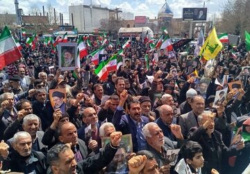 مردم نورآباد در مراسم چهلم رهبر شهید، بار دیگر وفاداری خود به آرمان‌های انقلاب را به نمایش گذاشتند