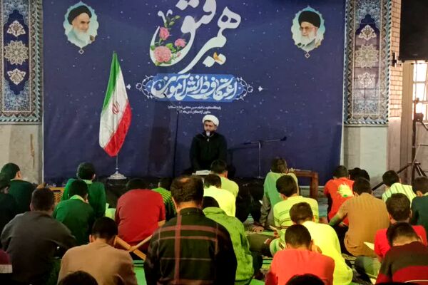 اعتکاف یعنی پاکی و صمیمیت 