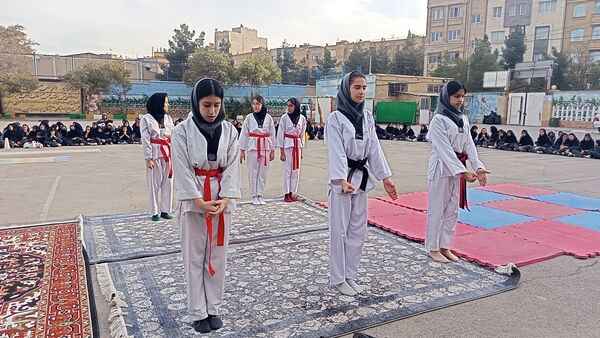 المپیاد ورزشی درون مدرسه ای در دبیرستان صدیقه 1 مشهد