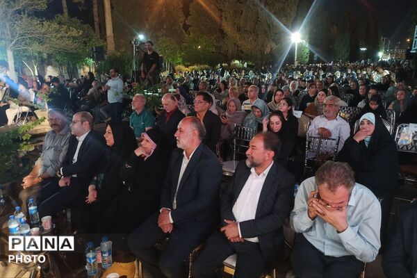 شب شعر طنز شیرازخند ۴