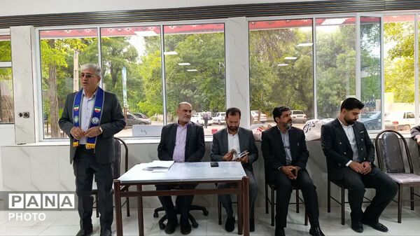 نشست مشاور وزیر آموزش‌ و پرورش با تشکل‌های دانش‌آموزی در یاسوج