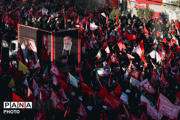 تشییع پیکر رهبر شهید انقلاب در مشهد مقدس-۳