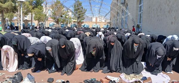 نماز جمعه این هفته شهرستان کاشمر همزمان با روز قدس برگزار شد 