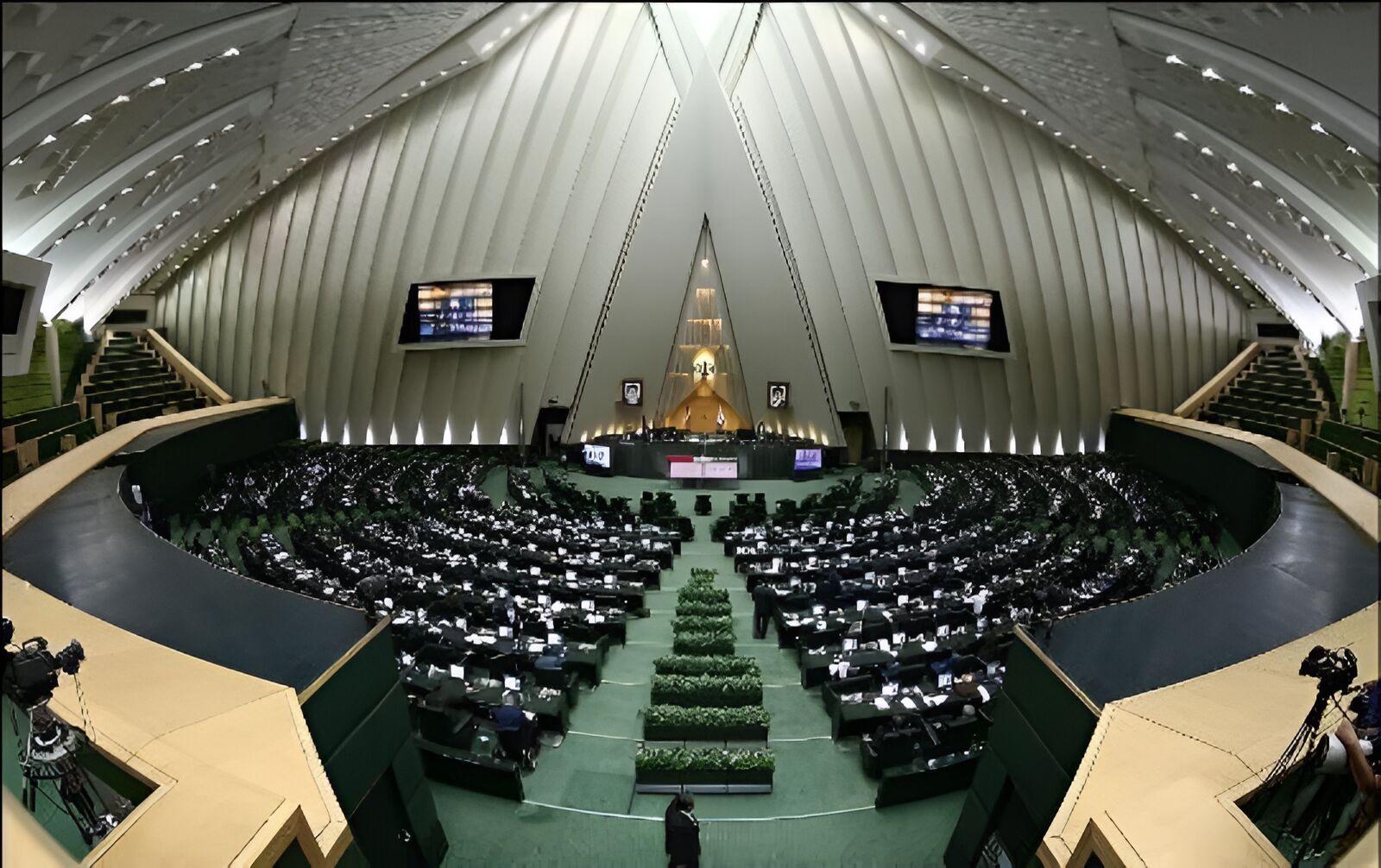 ۷ خرداد ، تولد قانون‌گذاری نوین در جمهوری اسلامی ایران