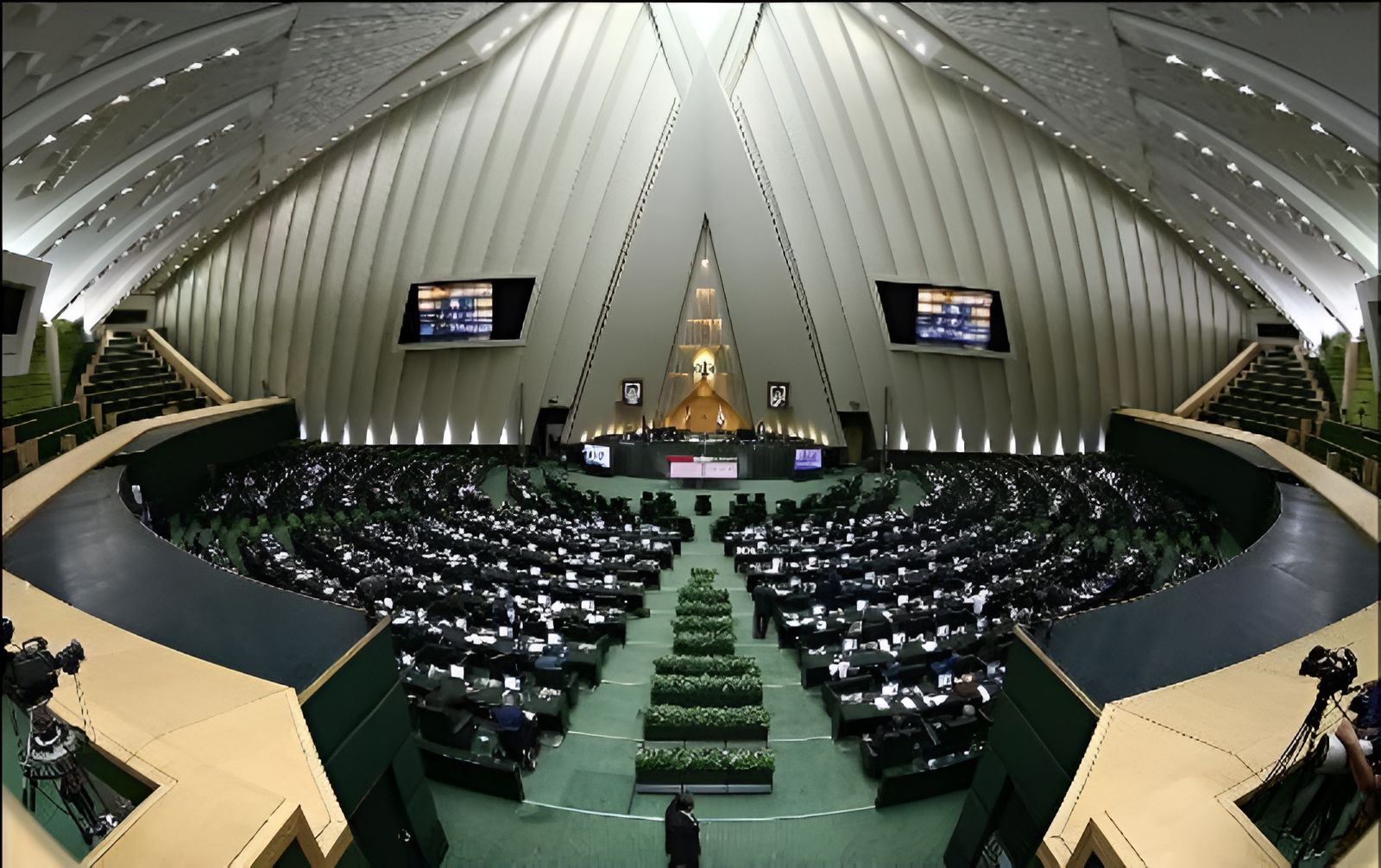 ۷ خرداد ، تولد قانون‌گذاری نوین در جمهوری اسلامی ایران