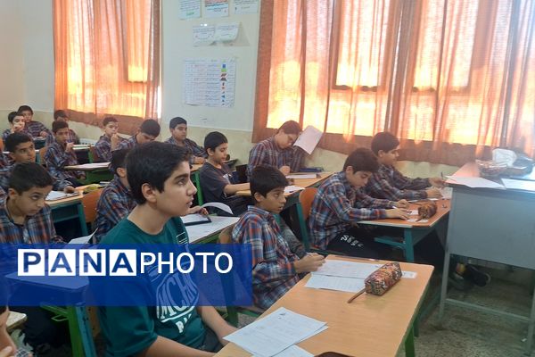 آغاز آزمون هماهنگ پایه ششم ناحیه ۳ شیراز 