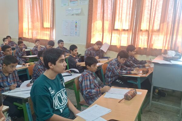 آغاز آزمون هماهنگ پایه ششم ناحیه ۳ شیراز 