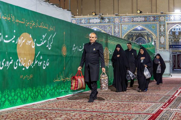 آیین معنوی اعتکاف در حرم مطهر رضوی- ۱