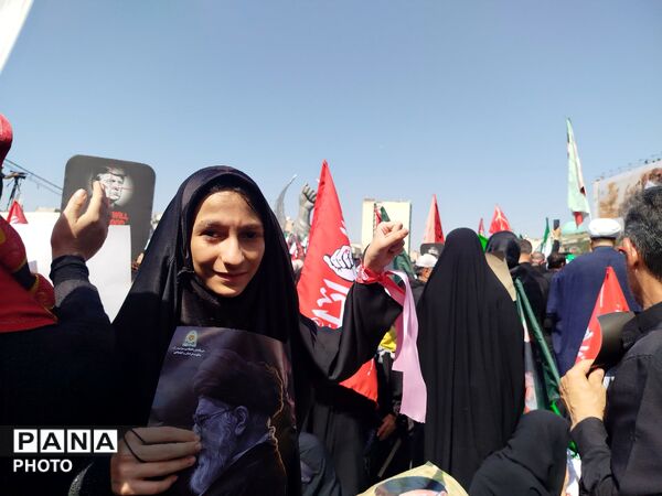 اتحاد و همبستگی مردم ایران در تشییع رهبر انقلاب 