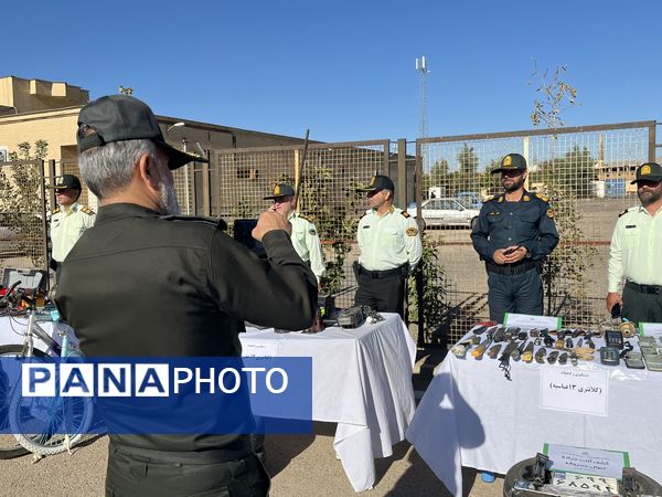 رو‌نمایی از کشفیات انتظامی فارس