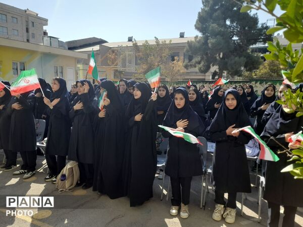 جشن جوانه‌ها در دبیرستان علی افشارنژاد