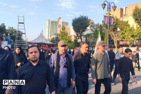 خروش ملت در بدرقه پیکر رهبر شهید