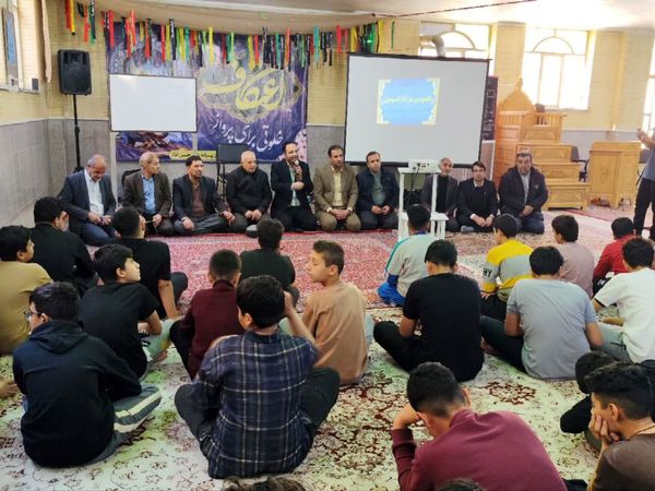 مراسم معنوی اعتکاف دانش‌آموزی در حسن‌آباد جرقویه علیا 