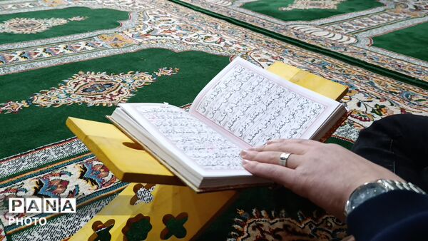 مراسم معنوی احیای شب اول قدر در مسجد جامع سفیددشت 