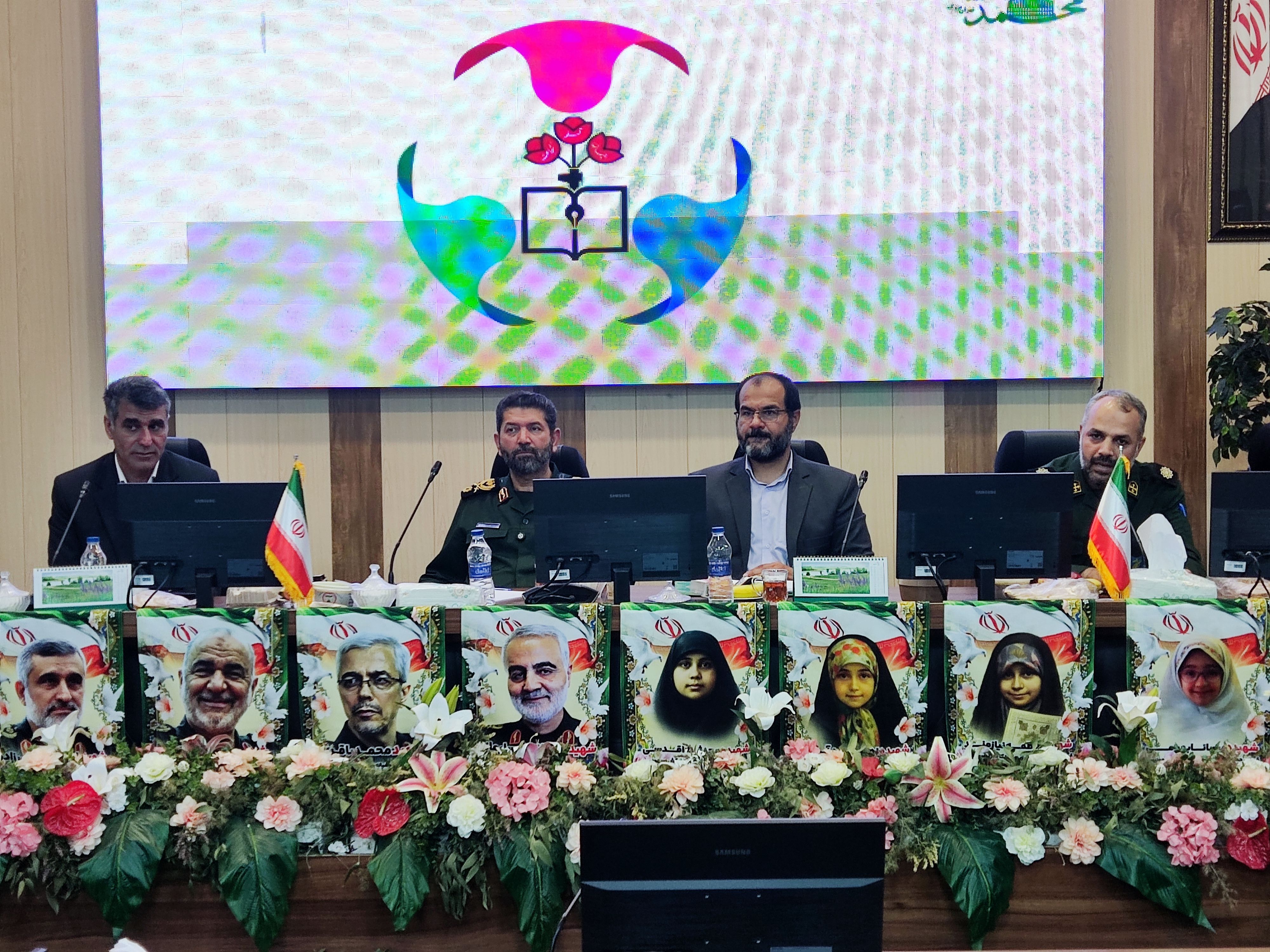 فرهنگیان در پاسداری از ارزش‌ها و آگاهی‌بخشی نسل آینده نقش بی‌بدیلی دارند