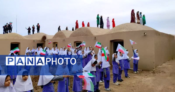 اجرای دلنشین سرود ایرانمون در دل تاریخ کهن قلعه ملکی