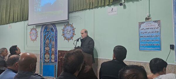 جلسه آموزش خانواده ویژه والدین پایه‌های دهم و یازدهم در دبیرستان شاهد ابوذر غفاری 