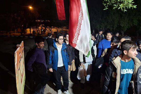 حضور دانش‌آموزان ناحیه دو شهرری در اردوی راهیان نور 