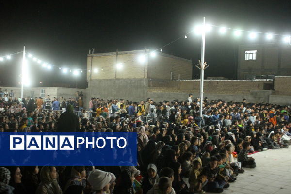 برگزاری جنگ شادی خانوادگی در مصلی شهر سلامی به مناسبت عید سعید فطر