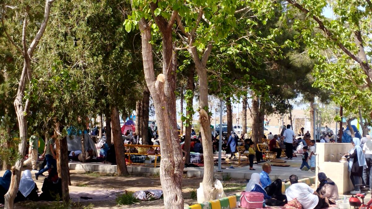 امامزاده سید طاهر الحسینی شهرستان بردسکن میزبان مردم در روز طبیعت