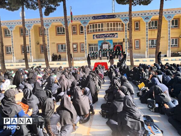 شکوفایی مهر در میان کتاب‌ها؛ روایت یک روز پرشور در دبیرستان حضرت زینب
