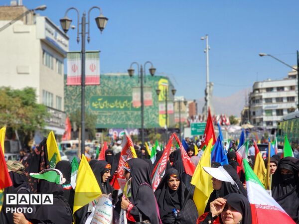 ۳۱۳ هزار «جان‌فدا» در قاب ایران؛ حضور نسل آینده‌ساز در رزمایش بزرگ تهران