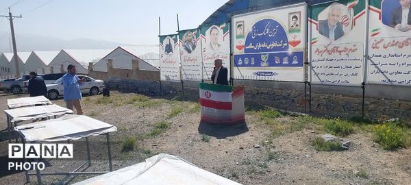 کلنگ‌زنی واحد سورت و بسته‌بندی گردوی تویسرکان با حضور مسئولان استانی و شهرستانی