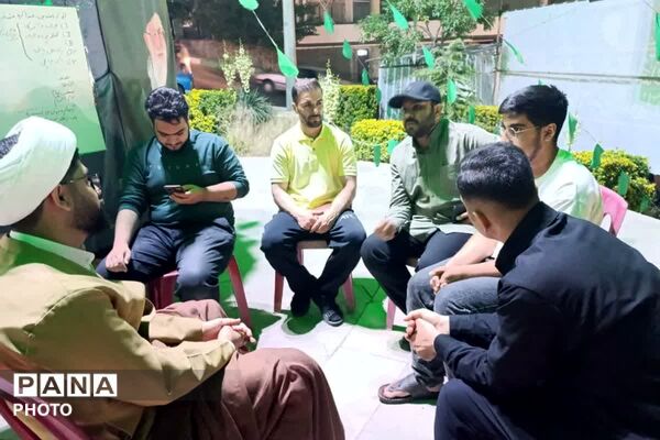  کافه گفتگو نوجوانان مبارز رودهن در تجمعات مردمی شبانه
